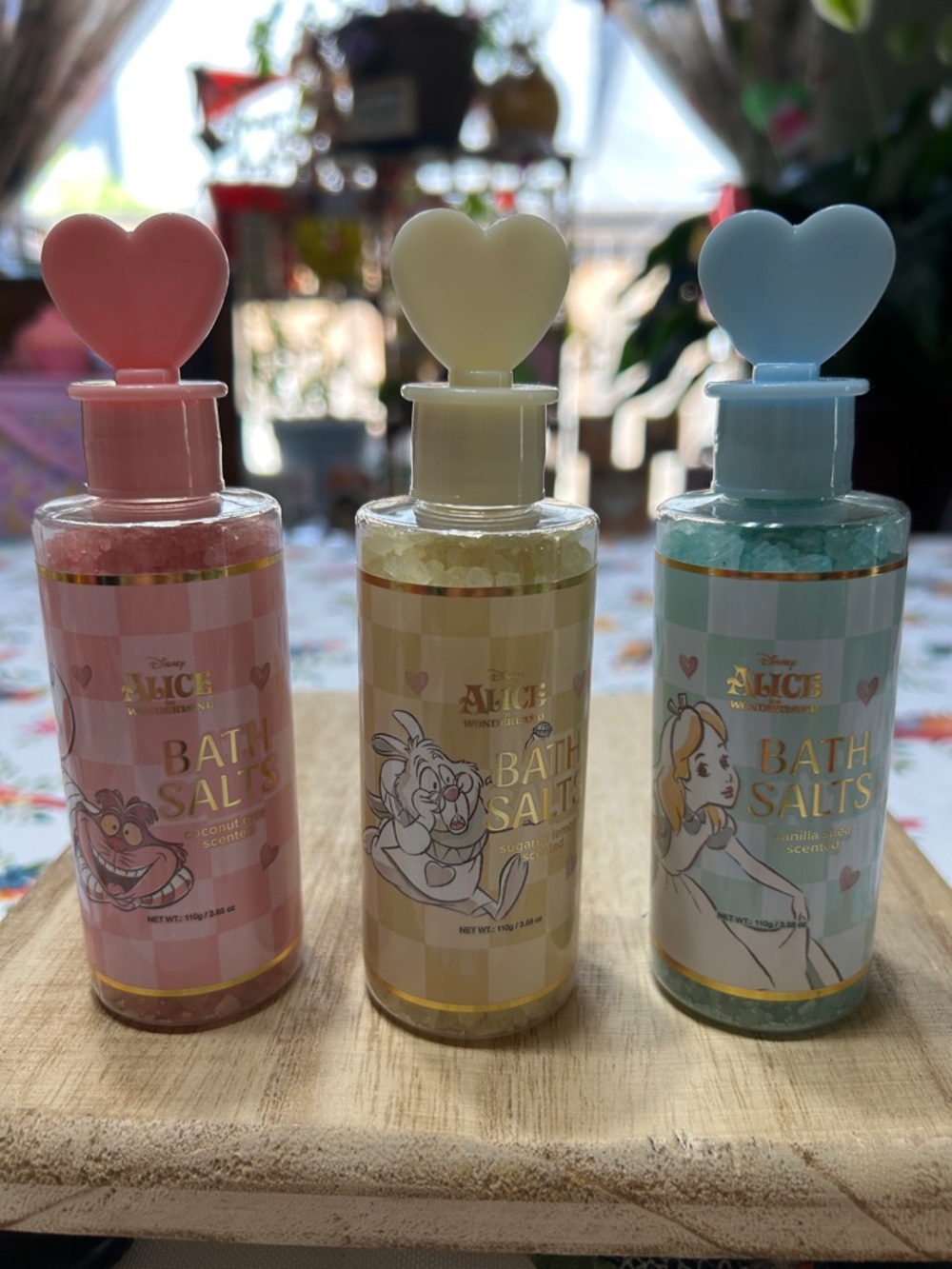 “Alice In Wonderland” Disney Scented Bath Salts with Heart Shaped Stoppers NEW - Picture 2 of 10